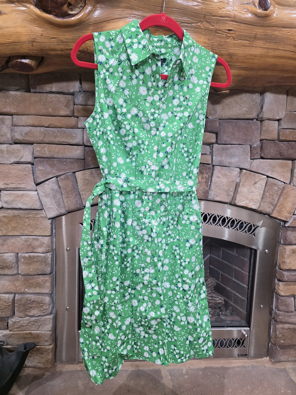Tommy Hilfiger Green Floral Sleeveless Shirt Dress with Tie Waist. Size 6